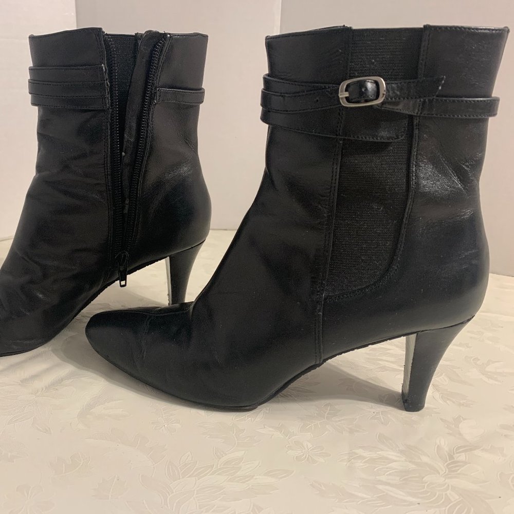 Leather Ankle boots - Size 7M